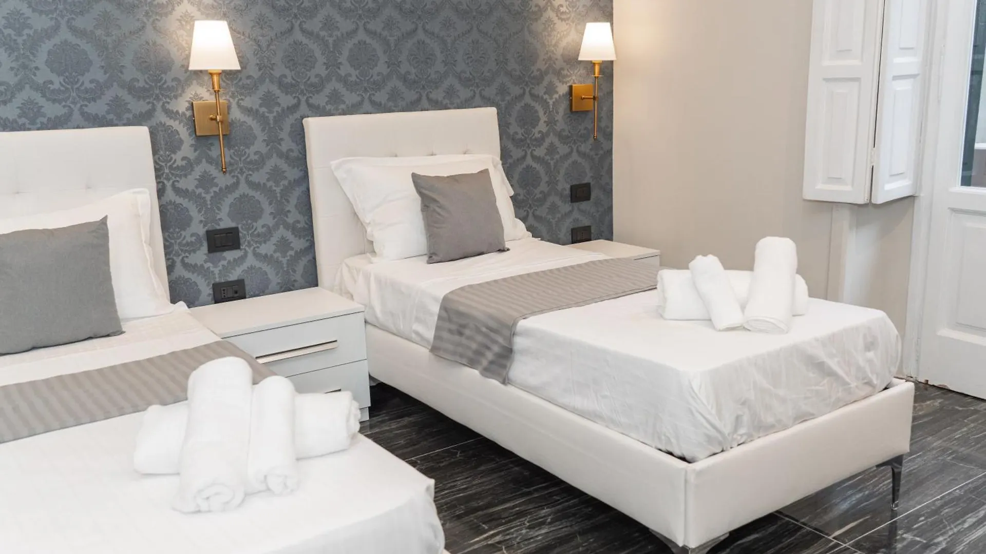 Relais Mermaid Luxury Suite Napoli 0*,  Italia