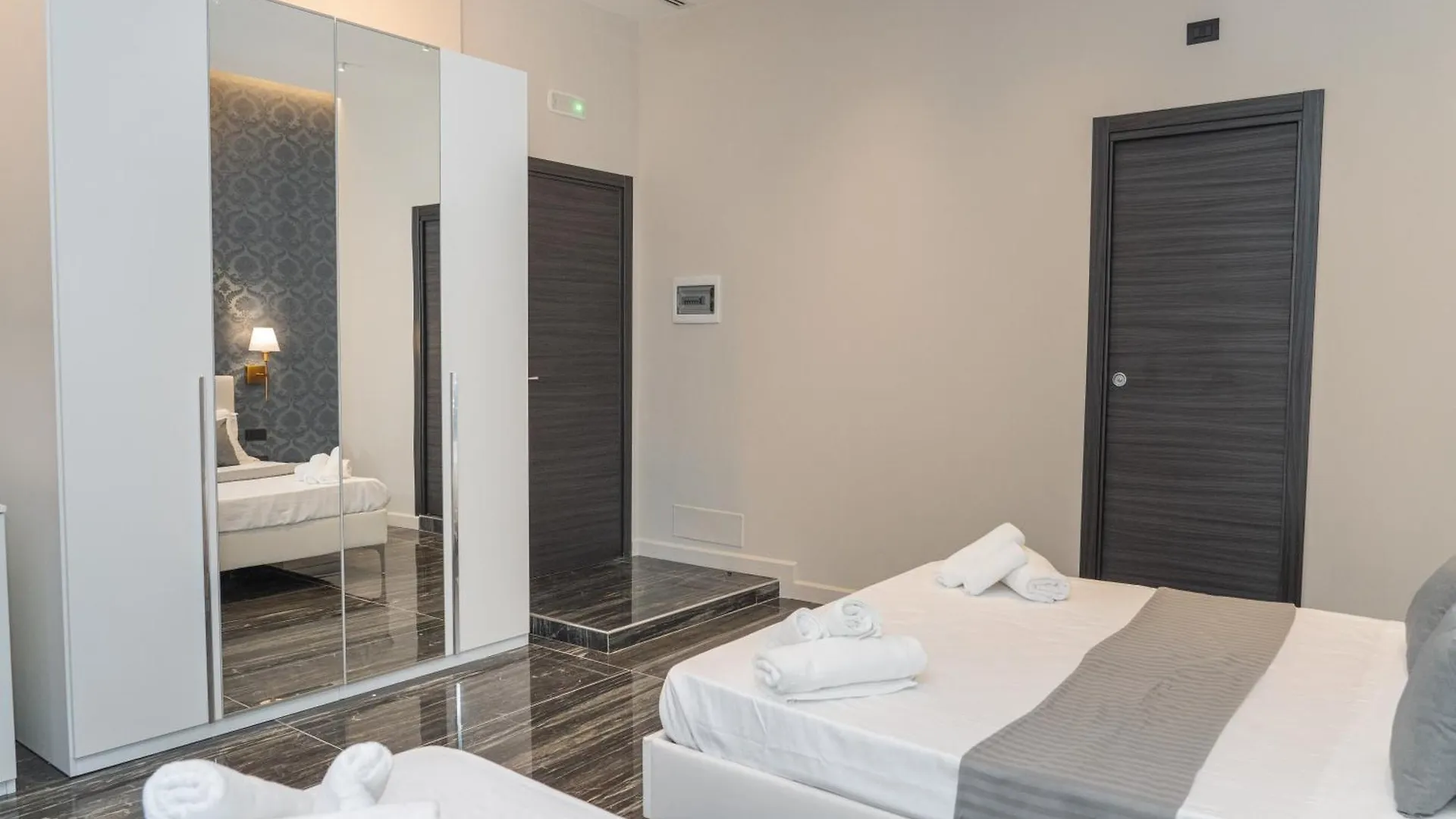 Relais Mermaid Luxury Suite Napoli Italia